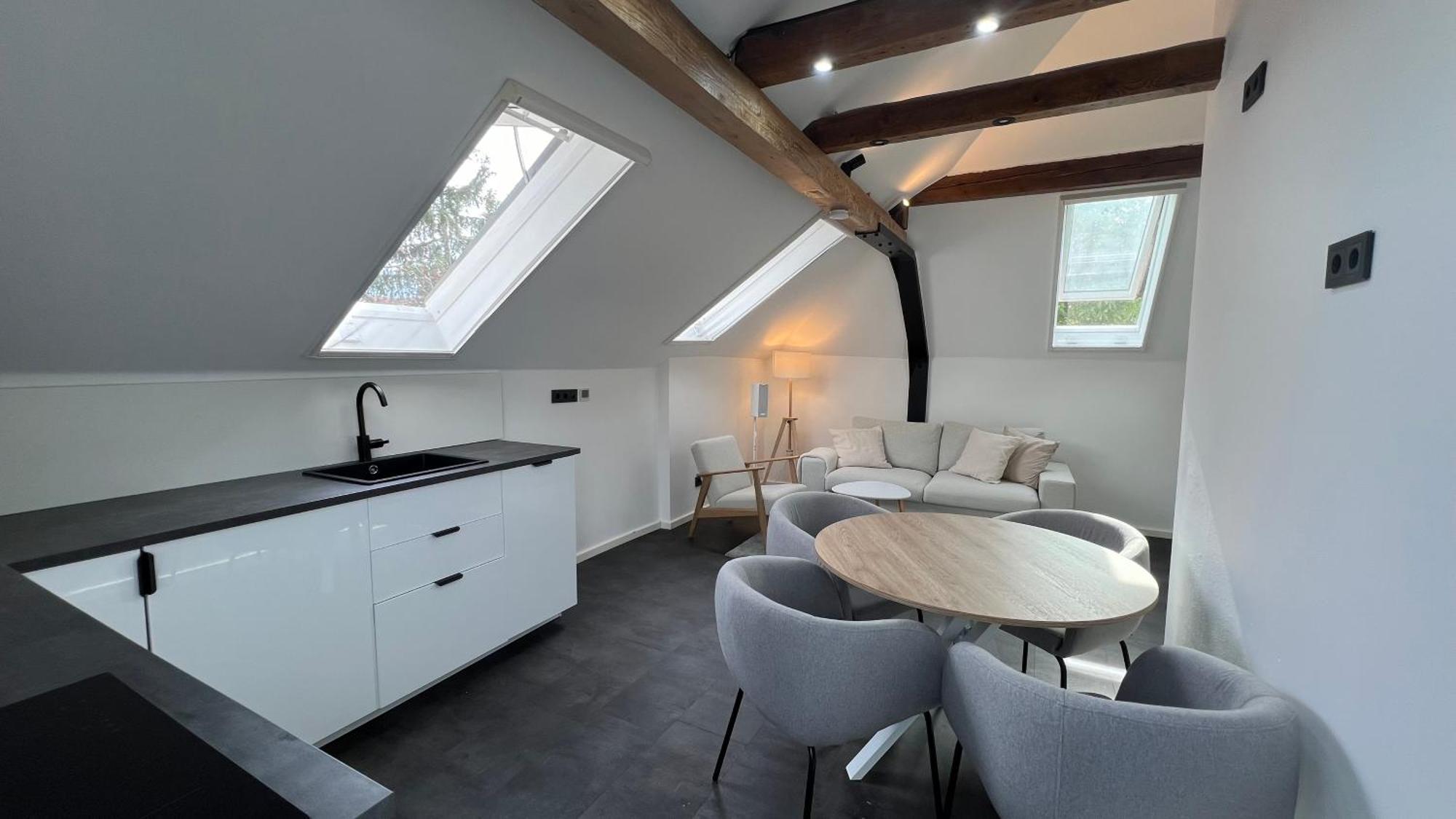 Ludwigshome - Zentrale Lage, Luxusbad, Workspace, Klima Apartment *